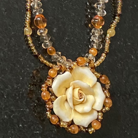 Sculpted Rose Beaded Necklace - Picture 7 of 7